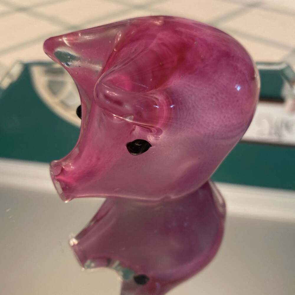 Pink glass Pig Paperweight